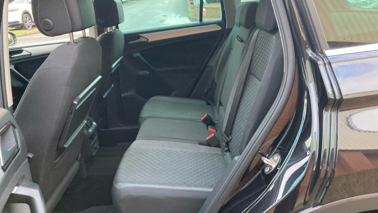 Volkswagen Tiguan 1.4 TSi 125 SE Nav 5dr Petrol Estate